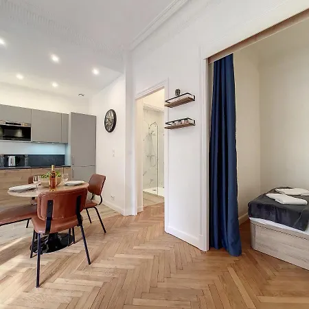 Nestor&jeeves - Le Nicois - *